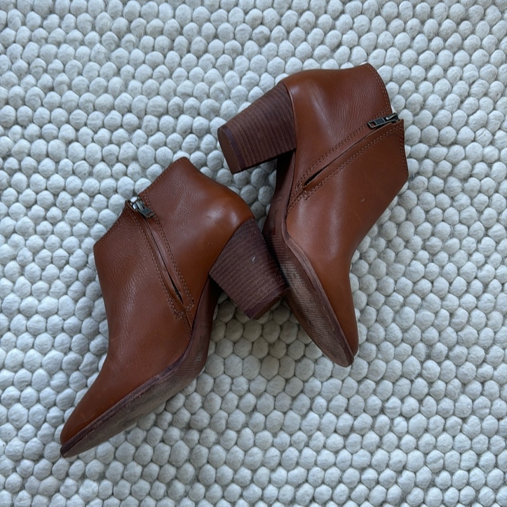 Madewell Billie Boots in English Saddle